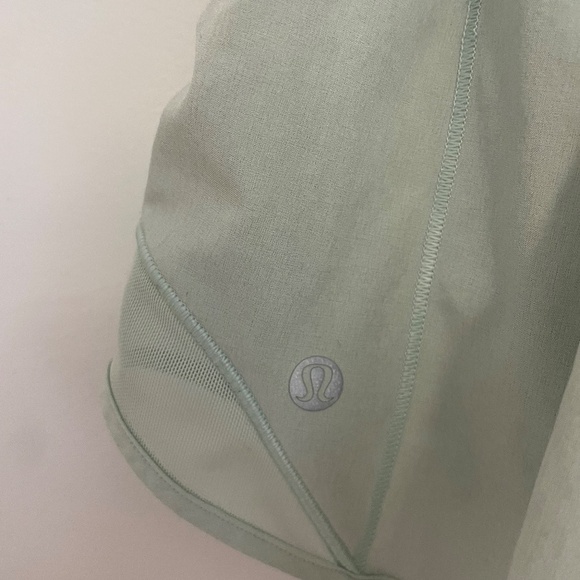 Lululemon low rise hotty hot shorts - Picture 3 of 3